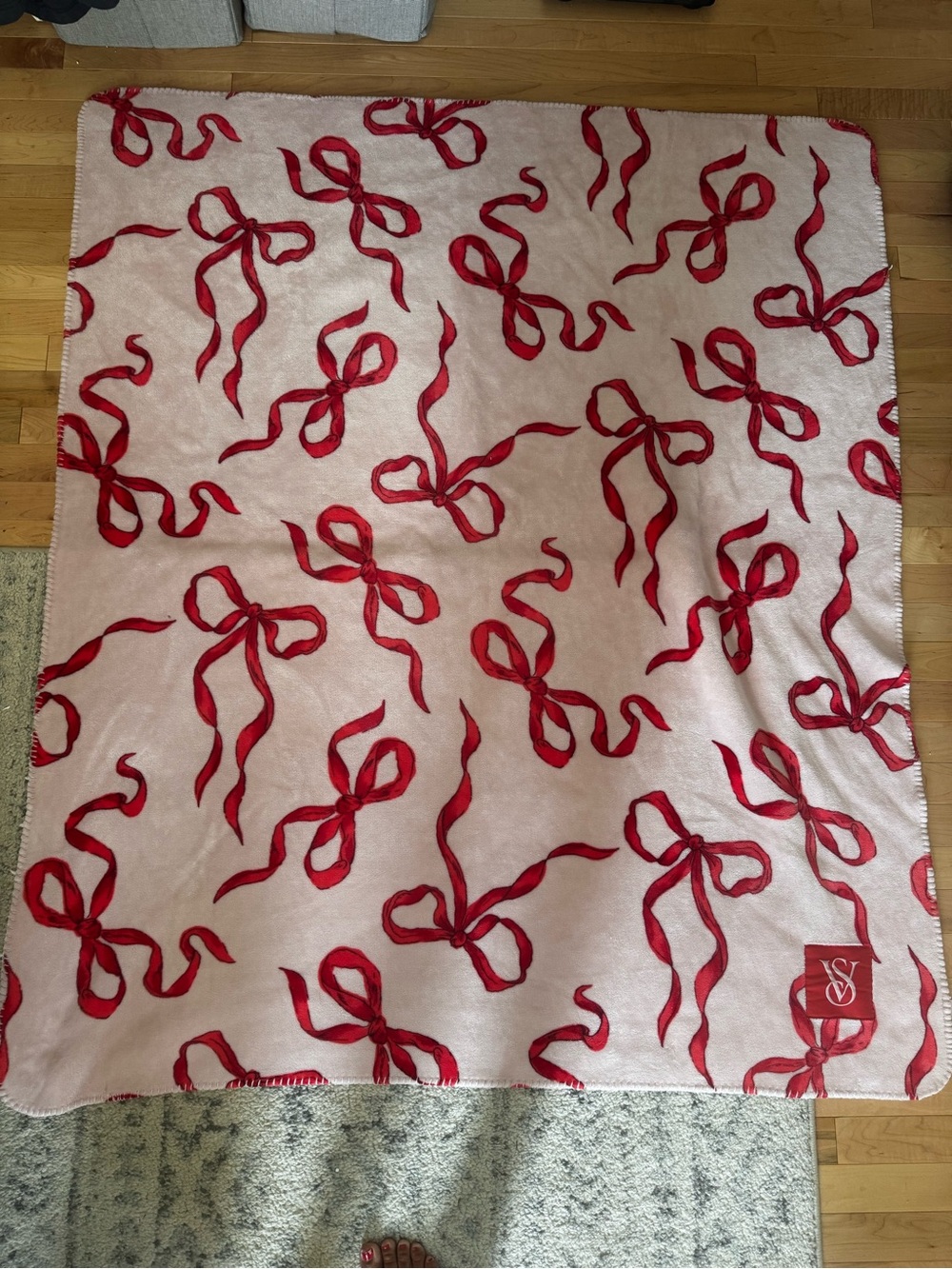 Victoria's Secret Pink Sherpa Throw with Red Bow